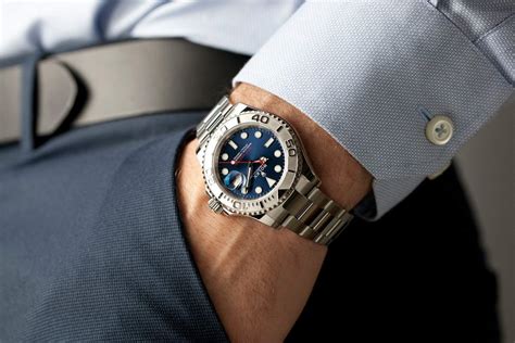 particulars of a rolex watch|More.